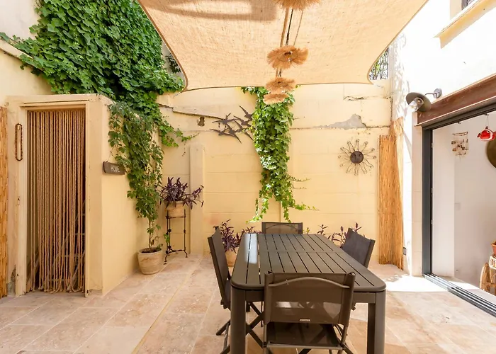 Le Patio Des Salins - Sublime Maison De Charme Intramuros à Villa Aigues-Mortes